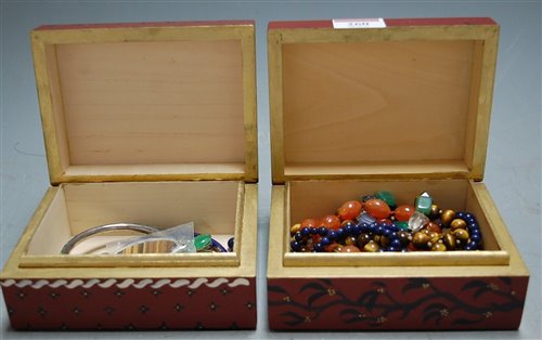 Lot 260 - Two small jewellery boxes and a quantity of...
