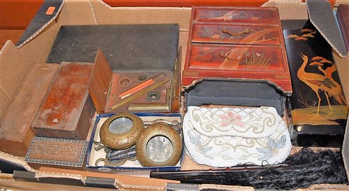 Lot 223 - A box of miscellaneous items to include a...