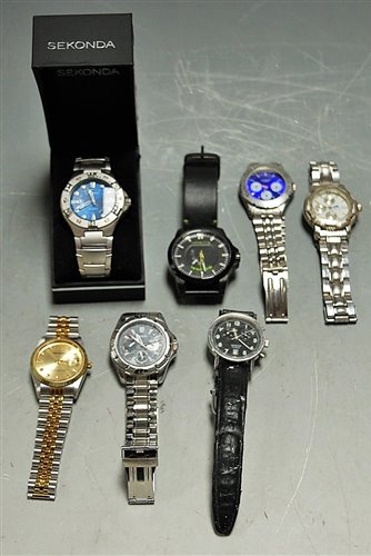 Lot 294 - A gentleman's Sekonda steel cased wristwatch,...