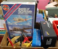 Lot 1429 - A box containing a quantity of mixed kit-built...