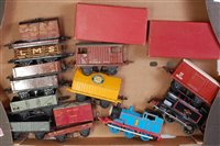 Lot 321 - Large tray of mainly Hornby items: ten...