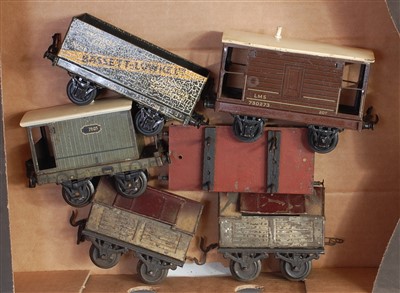 Lot 379 - 4x Lionel boxed freight items including black...