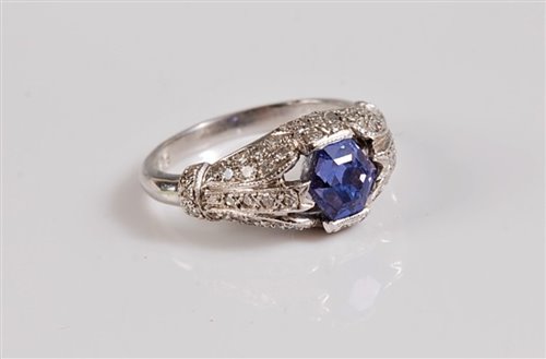 Lot 1167 - An early 20th century platinum, lavender...