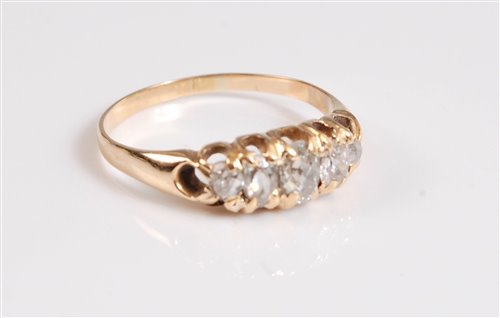 Lot 2634 - A five stone diamond ring, the five graduated...