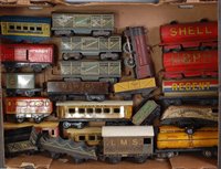 Lot 450 - Large tray approx 20 assorted tinplate...
