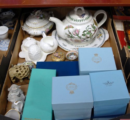 Lot 176 - A box of miscellaneous items to include...