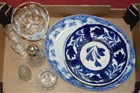 Lot 262 - A box of miscellaneous china and glass ware to...