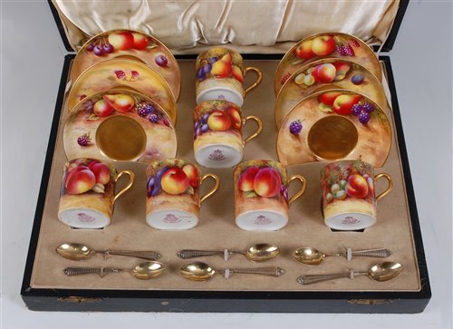 Lot 1030 - *A cased matched set of Six Royal Worcester...
