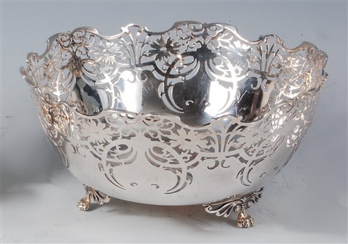 Lot 135 - An Art Nouveau style silver pierced circular...