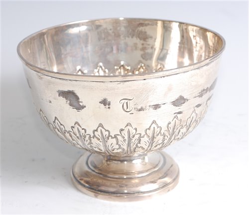 Lot 1114 - *A late Victorian silver bowl, with repousee...