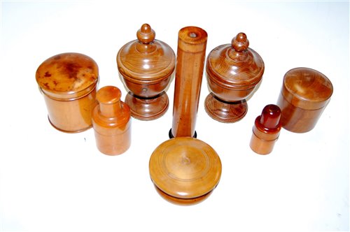 Lot 206 - Assorted treen, to include turned yew pedestal...