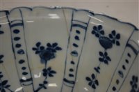 Lot 218 - A Chinese export blue and white cylindrical...