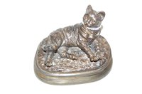 Lot 238 - A reproduction bronze cat in recumbent pose 13cm
