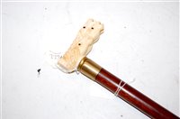Lot 118 - A gentleman's walking stick having a rosewood...