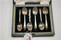 Lot 262 - A set of six George V silver teaspoons in...