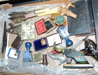Lot 305 - A box of miscellaneous items to include ebony...