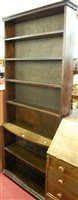 Lot 1457 - A 1930s oak freestanding open bookshelf, width...