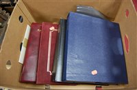 Lot 556 - A single box of various first day cover albums