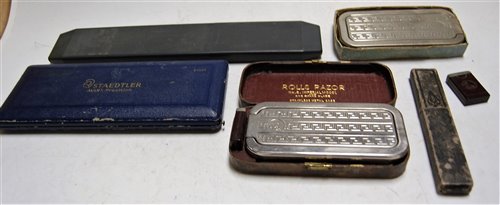 Lot 482 - A Rolls Razor No.3 Imperial Model in fitted...