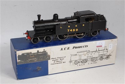 Lot 513 - Hornby post-war accessories including No. 2...