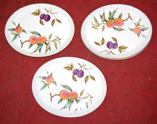 Lot 155 - A set of eight Royal Worcester plates of oval...