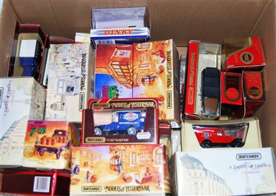 Lot 2302 - 33 various boxed and window boxed Matchbox...