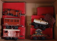 Lot 296 - Tray containing post-war Hornby items - BR...