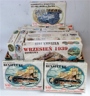 Lot 1503 - 13 various boxed Mirage Hobby 1:35 scale...