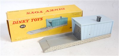 Lot 1906 - A French Dinky Toys No. 502 individual garage...