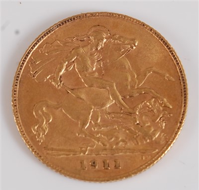 Lot 2041 - Great Britain, 1911 gold half sovereign,...