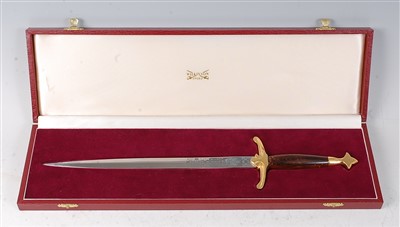 Lot 203 - A Wilkinson Sword presentation dagger