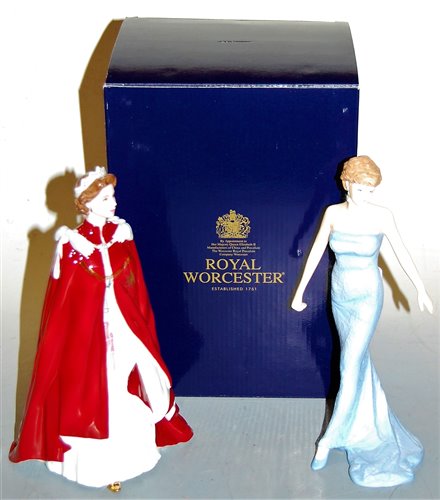 Lot 15 - A boxed Royal Worcester figurine in...