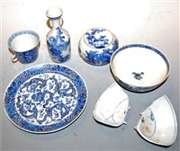 Lot 228 - A small quantity of Chinese blue and white...