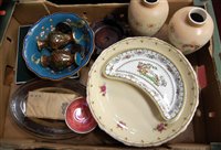 Lot 60 - A box of miscellaneous items to include a pair...
