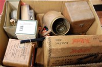 Lot 71 - A box of miscellaneous items to include a mid...