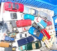 Lot 637 - A tray of various loose playworn diecast...