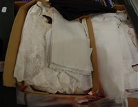 Lot 695 - A box of lace and linen, to include...