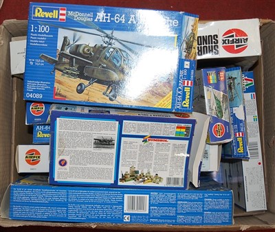 Lot 586 - A single box of various Revell and Airfix kits...