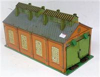 Lot 280 - A Hornby 1935-41 E2E engine shed complete,...