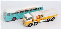 Lot 2072 - A Dinky Toys loose commercial vehicle and...