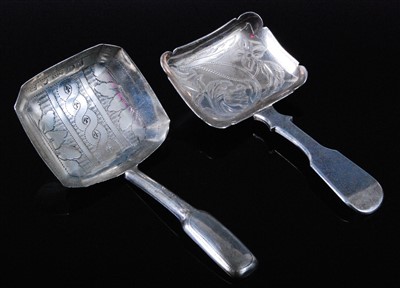 Lot 1123 - A George III silver caddy spoon