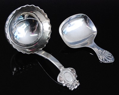 Lot 1142 - A George V silver caddy spoon