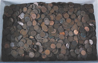 Lot 2077 - Great Britain, a large collection of copper farthings