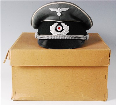 Lot 71 - A German Wehrmacht Officer's peaked cap