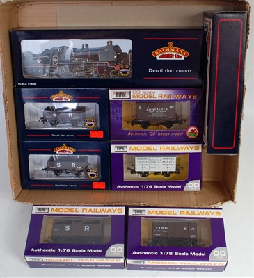 Lot 688 - Items to form Southern Railway goods train,...