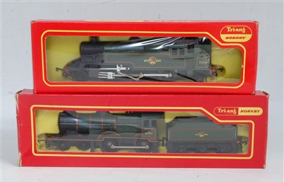 Lot 711 - A Triang Hornby R350 BR green 4-4-0 class L1...