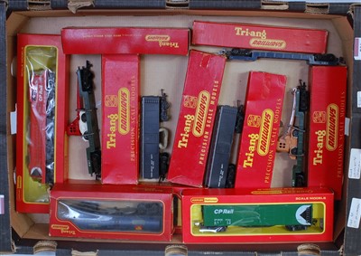 Lot 730 - Tray of mixed Triang and Traing/Hornby TC...