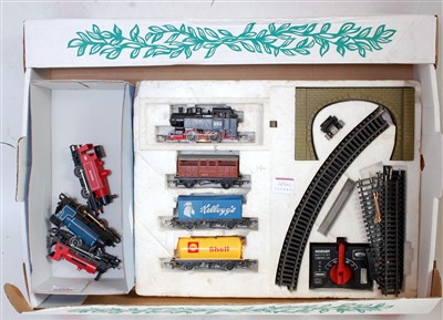 Lot 632 - A Hornby Junior Freight set, comprising an 0-4-...