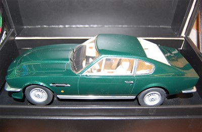 Lot 1580 - A 1/18 scale boxed model of a 1977 Aston...