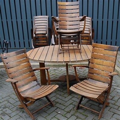 Lot 1150 - A contemporary stained and slatted teak garden...